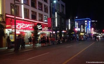 Panic At Vancouver Nightclub As Wild Cougar Wanders In Forcing Evacuation "It was so scary and the last thing you'd expect to see in this club." - Vancouver cougar spotted in nightclub.