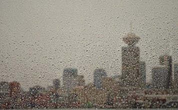 Vancouver Residents Urged To ‘Remain Calm’ Amid Reports Of Mystery Liquid Falling From Sky VPD warn citizens to "stay indoors" from Vancouver weather